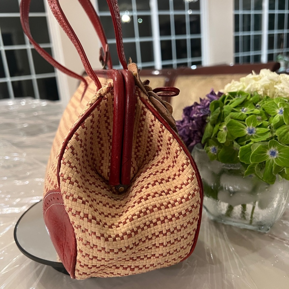 Vintage Isabella Fiore Floral Appliqué Woven Handbag – Unique Statement Bag - Picture 5 of 10